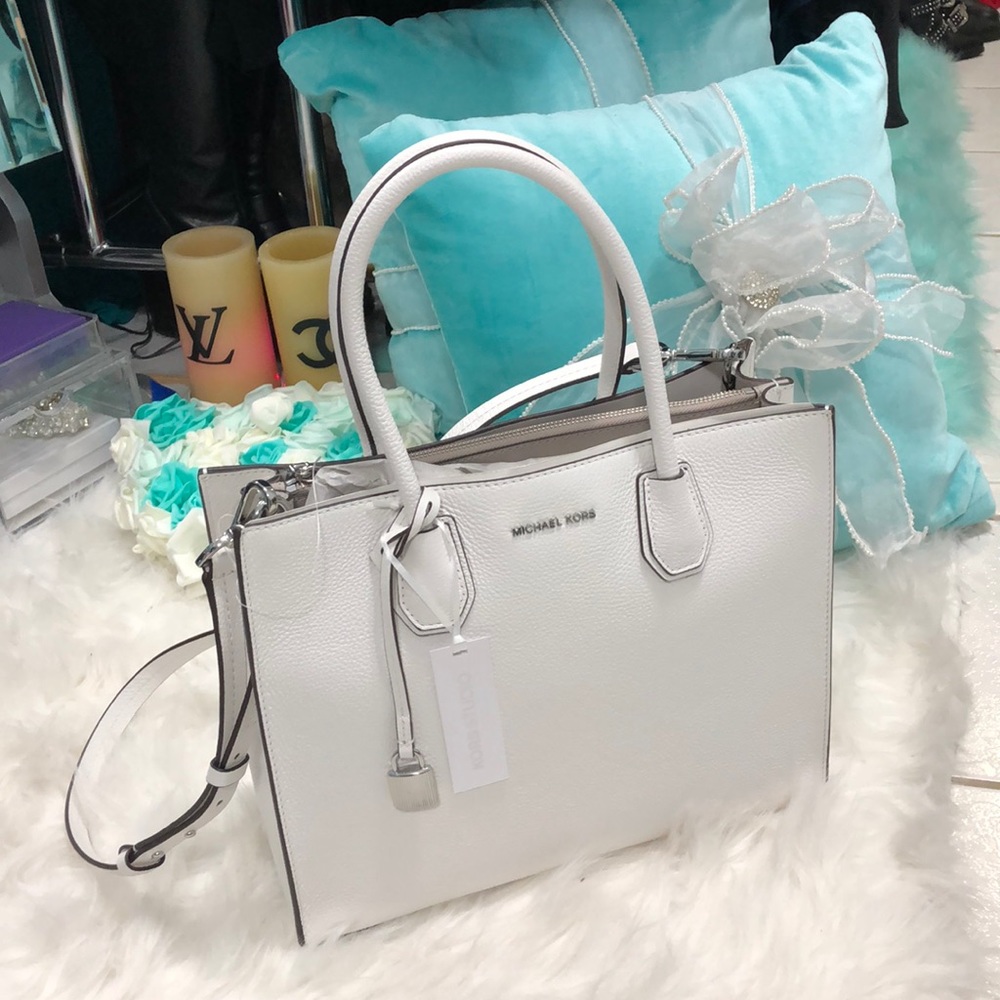 Brand new!  Michael Kors Large Mercer Bag